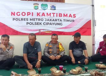 Melalui Ngopi Kamtibmas ajang Kapolsek Silaturahmi dengan Masyarakat