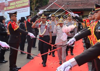 Polres Metro Depok Gelar Wisuda Purna Bhakti Polri dan PNS 2024