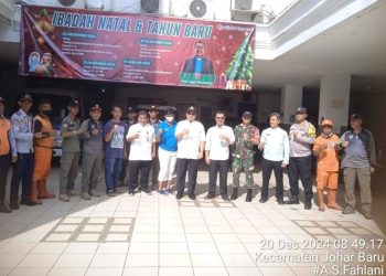 Kerja Bakti Sosial Jelang Nataru, Bhabinkamtibmas dan Tiga Pilar Bersatu Bersihkan Gereja Methodist Johar Baru