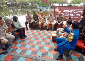 Wakapolres Kepulauan Seribu Kompol Zaroki Gelar Jumat Curhat di Pulau Untung Jawa