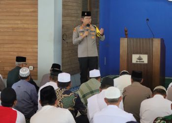 Kapolres Metro Jakut Gelar Kegiatan Jumat Curhat di Masjid As Suada RW 02 Kelurahan Tugu Selatan
