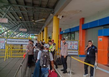 Polsubsektor Pelni dan Posyan Terpadu Amankan Embarkasi Penumpang KM Gunung Dempo Jelang Nataru 2025