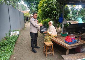 Jumat Berkah, Polri Wujudkan Semangat Peduli Lewat Bantuan Sembako