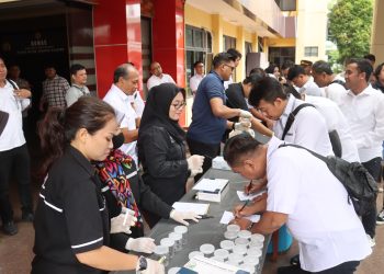 Pemeriksaan Senpi dan Tes Urine Personil Polres Metro Jakarta Selatan: Komitmen Polri dalam Penegakan Disiplin