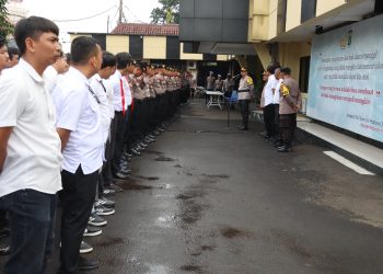 Wakapolres Metro Depok Gelar Pengecekan Senjata Api kepada Personel, Ingatkan Penggunaan Sesuai SOP