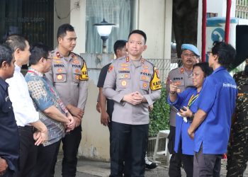 Kapolres Tangsel Tinjau Langsung Pengamanan Ibadah Natal di Gereja Santa Monika, Serpong