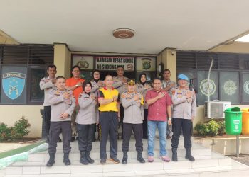 Wakapolres Metro Jakarta Timur Tinjau Langsung Kebersihan Polsek Pulogadung