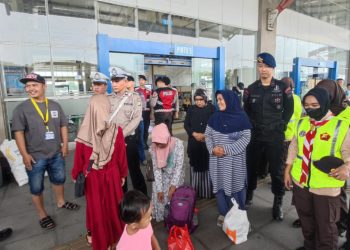 Libur Nataru, Petugas Gabungan Siaga di Pos Pelayanan Terpadu Terbus Pulogebang