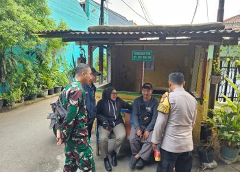 Bhabinkamtibmas Sampaikan Himbauan Kamtibmas bersama Warga Cibubur