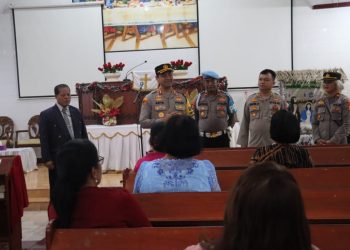 Kapolres Metro Depok Melaksanakan Pemantauan Ibadah Tahun Baru 2025 di Gereja-Gereja Kota Depok