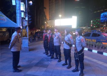 Patroli Gabungan Polsek Menteng Berikan Himbauan Kamtibmas di Jalan MH Thamrin
