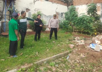 Cek Lahan Tanam Jagung, Waka Polsek Johar Baru dan Camat Dukung Ketahanan Pangan