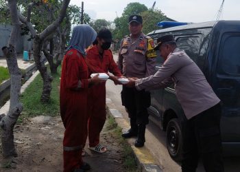 Jumat Berkah di Pelabuhan Sunda Kelapa, Polsek Kawasan Gelar Cooling System