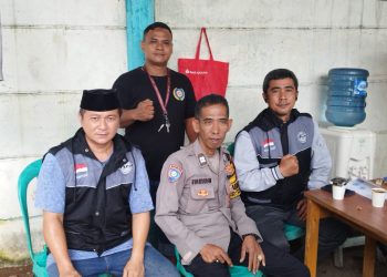 Bhabinkamtibmas Kelurahan Pondok Aren Sambangi Warga untuk Jalin Silaturahmi