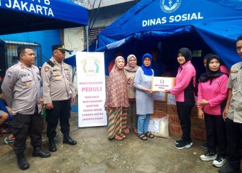 Peduli Kemanusiaan Bhayangkari Polsek Sawah Besar Gelar Bhakti Sosial Untuk Korban Kebakaran