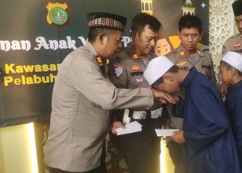 Polsek Kawasan Sunda Kelapa Santuni Anak Yatim, Berbagi Kebahagiaan di Mushola An-Nur