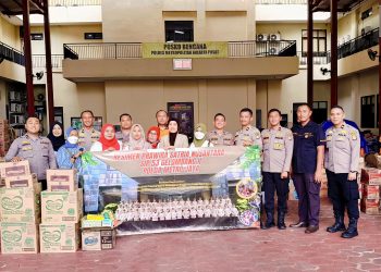 Resimen Prasanusa SIP 53.2 Polda Metro Jaya Salurkan Bantuan untuk Korban Kebakaran Kemayoran