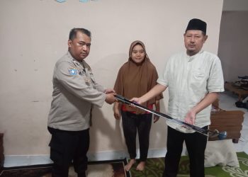 Warga Ciputat Timur Serahkan Sajam, Cegah Tawuran di Gang Nurul Huda