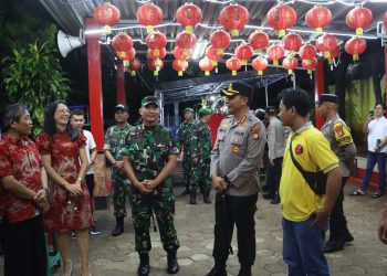 TNI-Polri Patroli Gabungan Amankan Malam Tahun Baru Imlek di Depok