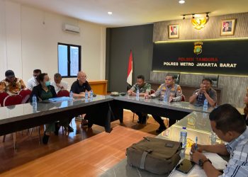 Beredar Video Pria Mengamuk di Tambora, Polsek Tambora Bersama 3 Pilar Gerak Cepat Lakukan Mediasi