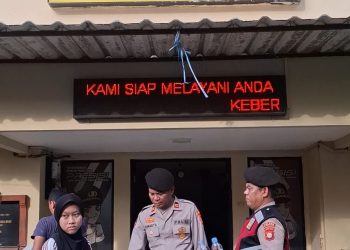 Kapolsek Kawasan Muara Baru Berbagi Kebahagian, Berikan Makanan Siap Santap