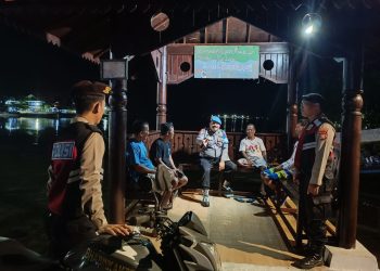 Polisi Baik, Satpolairud Polres Kepulauan Seribu Gelar Patroli Laut Malam Antisipasi Kejahatan di Perairan