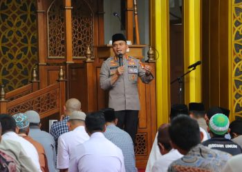 Jadi Teladan, Kapolres Metro Bekasi Kombes Pol Mustofa Safari Kamtibmas di Masjid Agung Nurul Hikmah