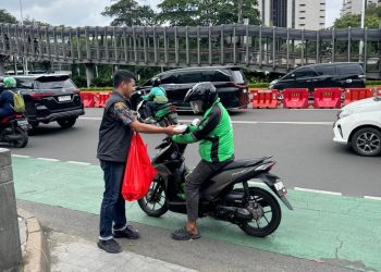 Anggota Subdit Harda Ditreskrimum Polda Metro Jaya Gelar Kegiatan Jumat Berkah, Berbagi dengan Masyarakat