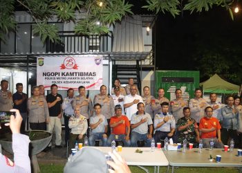 Ngopi Kamtibmas di Pos Satkamling RW 14 Pondok Pinang: Membangun Sinergi dan Keamanan Bersama Masyarakat