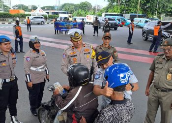 Polres Metro Jakarta Timur Gelar Sosialisasi Kamseltibcarlantas untuk Meningkatkan Keselamatan Lalu Lintas