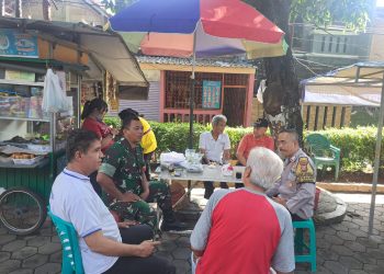 Bhabinkamtibmas Kelapa Dua Wetan Gelar Sambang Kamtibmas di Kelurahan KDW