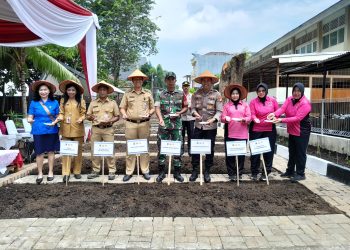Polsek Kelapa Gading Dukung Ketahanan Pangan melalui Program Perkarangan Pangan Lestari