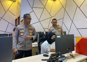 Kapolres Metro Jakarta Timur Kontrol Langsung ke Call Center 110 Polri, Pastikan Layanan Standby Force untuk Masyarakat