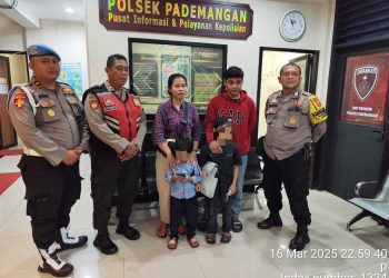 Kebahagiaan Keluarga: Polsek Pademangan Kembalikan Dua Anak Hilang ke Pelukan Orang Tua