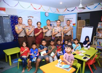 Kepedulian Taruna Akpol : Mengajarkan Calistung Hingga Memotivasi Anak Jalanan