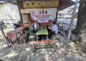 BHABINKAMTIBMAS CILANGKAP AJAK WARGA NGOPI KAMTIBMAS, CEGAH CURANMOR, NARKOBA, DAN TAWURAN REMAJA