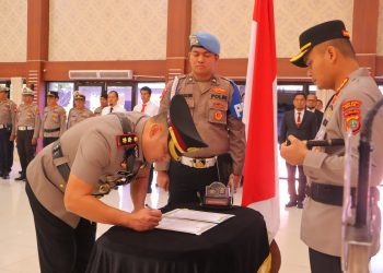 Kapolres Metro Bekasi Pimpin Sertijab Wakapolres: AKBP Saufi Salamun Serahkan Tugas kepada AKBP Apri Fajar Hermanto
