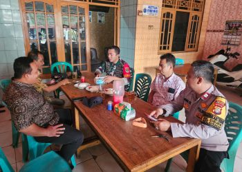 Bhabinkamtibmas Kelurahan Cibubur Ajak Warga Aktif Jaga Kamtibmas Lewat Himbauan Langsung di Lingkungan