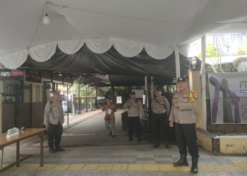 Pengamanan Ketat Warnai Ibadah Misa Minggu Paskah Di Gereja St. Theresia Menteng