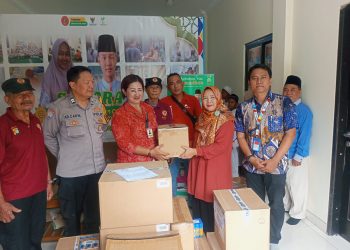 Polsek Cakung dan KOPAKA Salurkan Santunan ke Anak Yatim, Wujudkan Kepedulian Sosial Polri