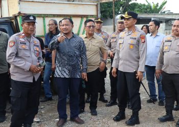 Kompolnas Tinjau TKP Pembakaran Mobil Polisi Di Depok, Soroti Serius Penegakan Hukum