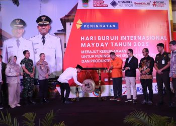 Kapolres Metro Bekasi Hadiri Peringatan Hari Buruh Internasional (Mayday) Tingkat Kabupaten Bekasi Tahun 2025 di Hotel Sahid Jaya Lippo Cikarang