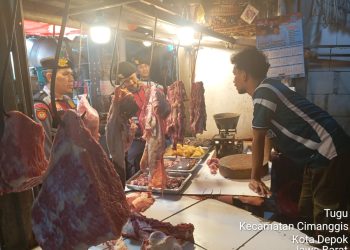 Jelang Idul Adha, Kanit Samapta Polsek Cimanggis Gencarkan Patroli di Pasar Tradisional