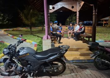 Polisi Baik dan Humanis, Polsek Kepulauan Seribu Utara Patroli Malam Himbau Warga Tak Terlibat Judi Online