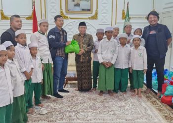 Jumat Berkah, Satreskrim Polres Pelabuhan Tanjung Priok Berbagi Kebahagiaan di Pondok Pesantren Al Misbah