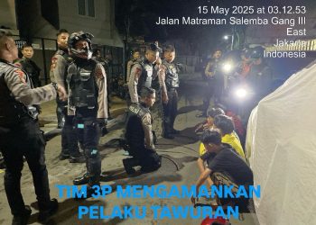 Patroli Perintis Polda Metro Jaya Tangkap 9 Pemuda Tawuran Bersenjata Tajam di Jakarta Timur