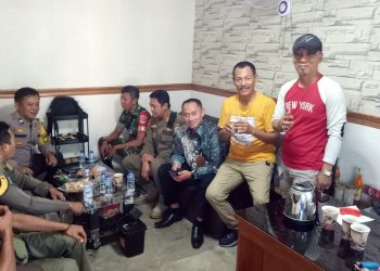 Sambangi Warga, Bhabinkamtibmas dan Babinsa Munjul Sampaikan Pesan Kamtibmas