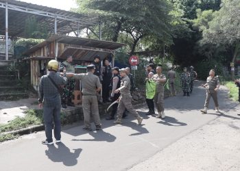 Depok Ditertibkan! Polres Metro Bongkar Posko Ormas dalam Operasi Brantas Jaya