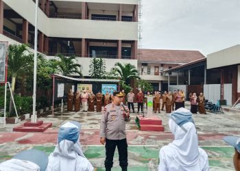 Kapolsek Makasar Cek Sekolah, Sampaikan Pesan Kamtibmas ke Siswa SMK Bhakti 1 Lewat Program One Day One School