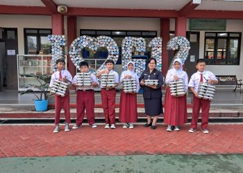 Polsek Pasar Rebo Monitoring Program Makanan Bergizi Gratis untuk Ribuan Siswa di Sekolah